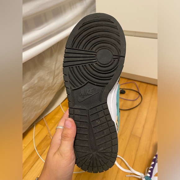 Women Nike Dunks - Picture 5 of 5